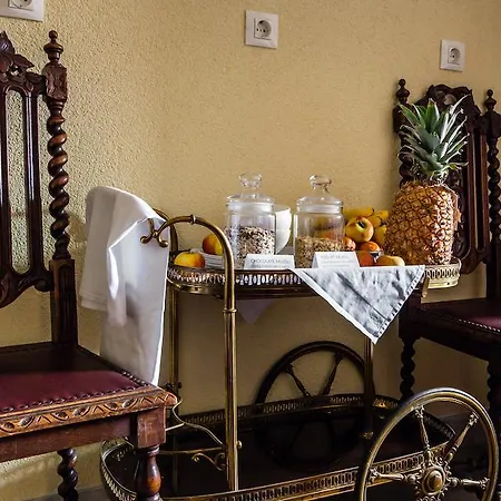 Pri Cesarju Gasthuis 3*