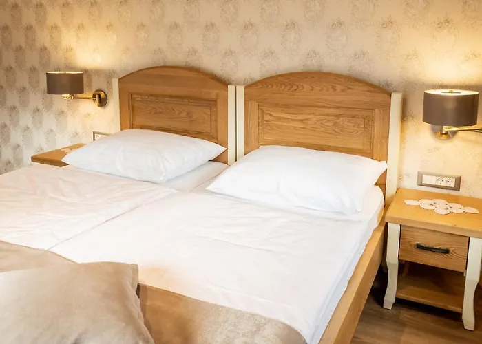 Pri Cesarju 3* كامنيك